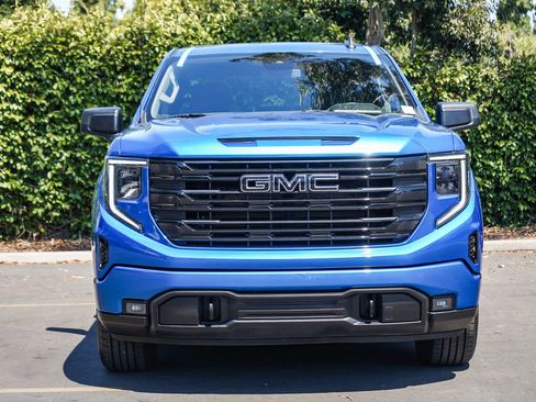 Used 2022 GMC Sierra 1500 Elevation AWD/4WD image 2