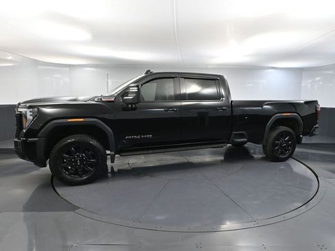 Used 2024 GMC Sierra 2500 AT4 w/ AT4 Preferred Package AWD/4WD image 12