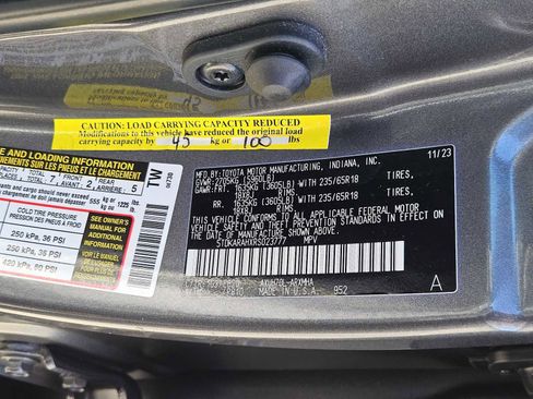 Used 2024 Toyota Highlander XLE image 33