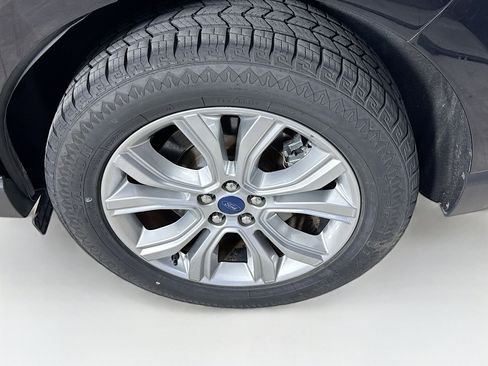 Used 2022 Ford Edge Titanium image 36