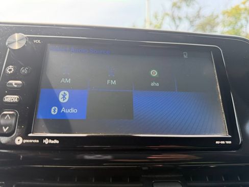 Used 2018 Toyota C-HR XLE FWD image 19