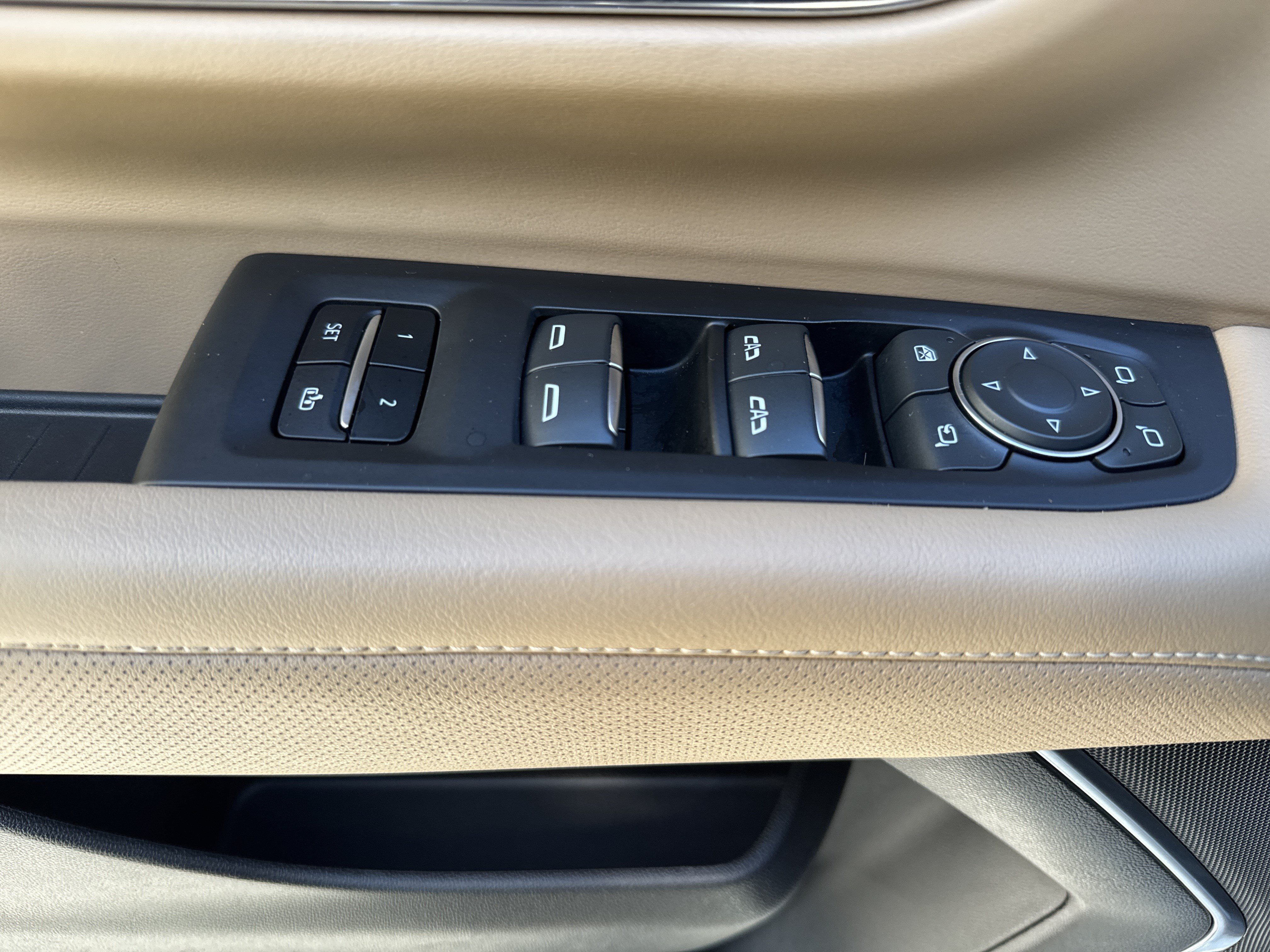 Used 2024 Chevrolet Tahoe Premier w/ Premium Package RWD image 15