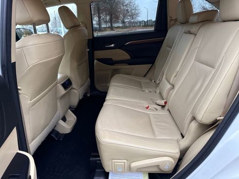 Used 2017 Toyota Highlander Limited image 26