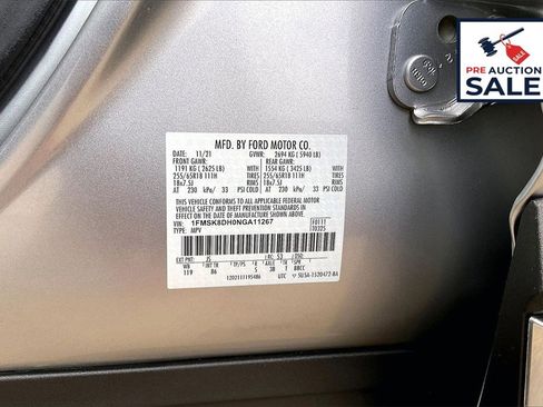 Used 2022 Ford Explorer XLT image 36