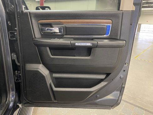 Used 2018 RAM 1500 Laramie image 11