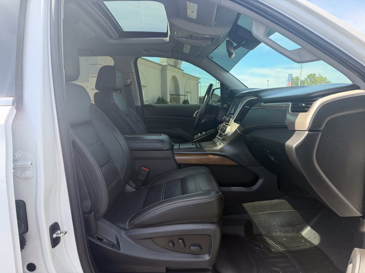 Used 2020 GMC Yukon Denali w/ Denali Premium Package RWD image 15