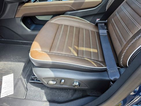 New 2026 GMC Acadia Denali Ultimate w/ LPO, Floor Liner Package AWD/4WD image 10