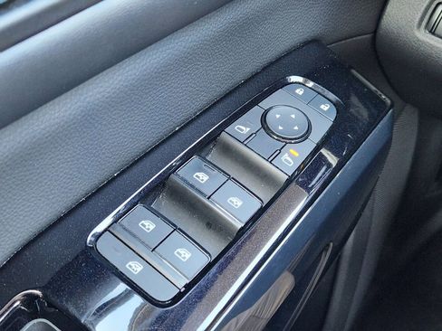 Used 2022 Nissan Pathfinder S w/ Cargo Package image 23