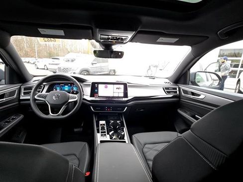 New 2026 Volkswagen Atlas Cross Sport SE image 7