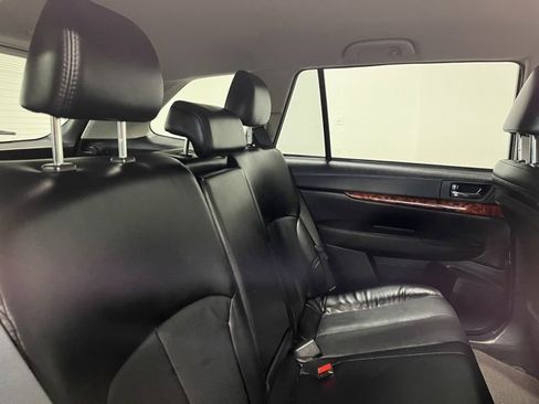 Used 2011 Subaru Outback 2.5i Limited image 13