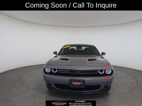 Used 2018 Dodge Challenger SXT RWD image 31