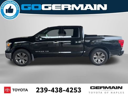 Used 2018 Nissan Titan SV w/ SV Convenience Package image 3
