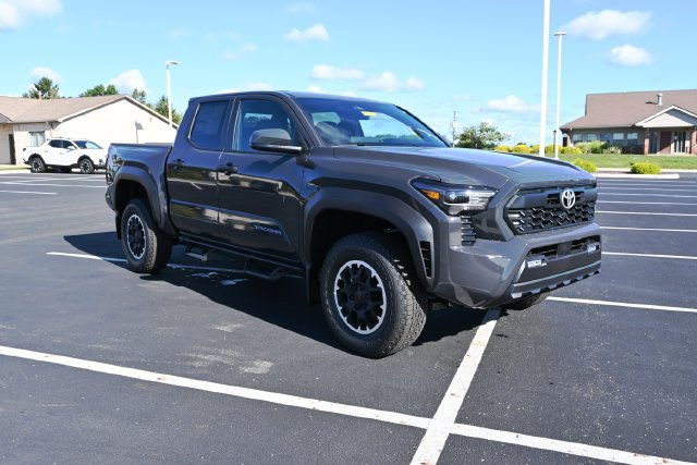 Used 2026 Toyota Tacoma TRD Off-Road AWD/4WD image 1
