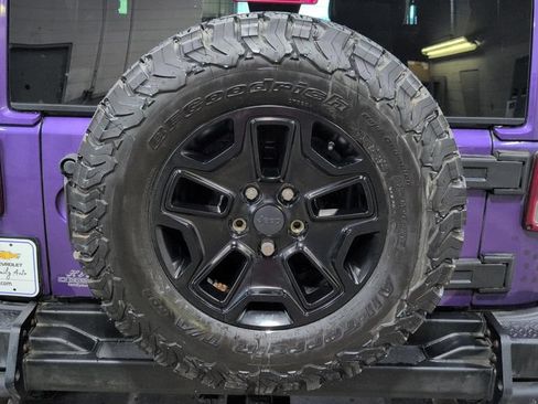 Used 2016 Jeep Wrangler Sahara w/ Dual Top Group AWD/4WD image 7
