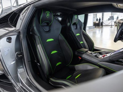 Used 2021 Lamborghini Huracan EVO RWD image 48