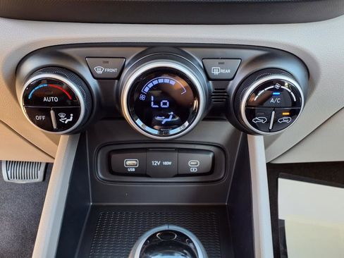 New 2025 Hyundai Venue SEL image 22