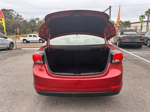 Used 2014 Hyundai Elantra SE image 16