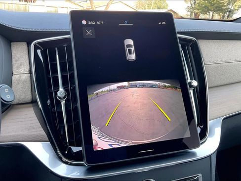 Used 2025 Volvo XC90 B5 Core w/ Protection Package Premier image 24