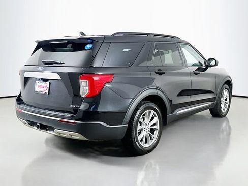 Used 2024 Ford Explorer XLT w/ Equipment Group 202A AWD/4WD image 22