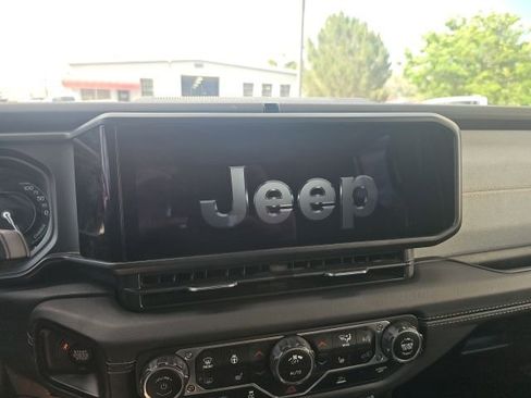 Used 2024 Jeep Wrangler Unlimited Sahara AWD/4WD image 10