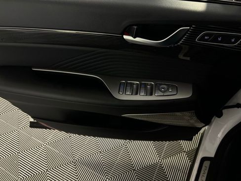 Used 2024 Hyundai Palisade Calligraphy image 24