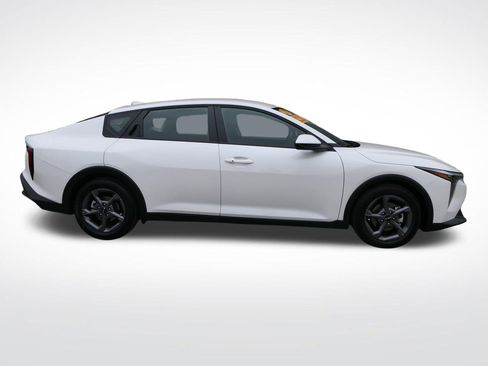 Certified 2025 Kia K4 FWD image 2