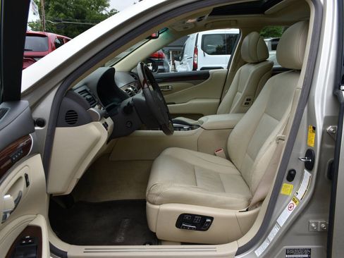 Used 2014 Lexus LS 460 AWD w/ Comfort Package image 7