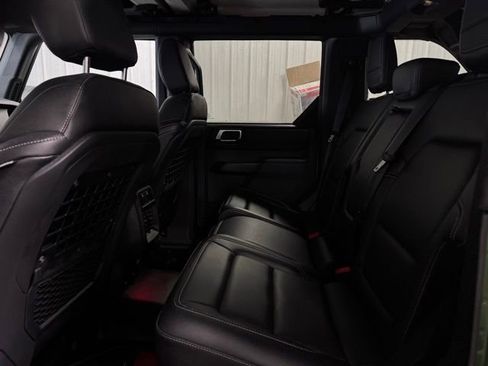 Used 2025 Ford Bronco Badlands image 19