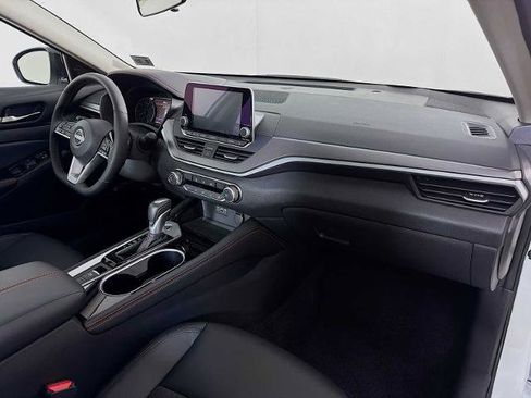Certified 2025 Nissan Altima 2.5 SR AWD/4WD image 24