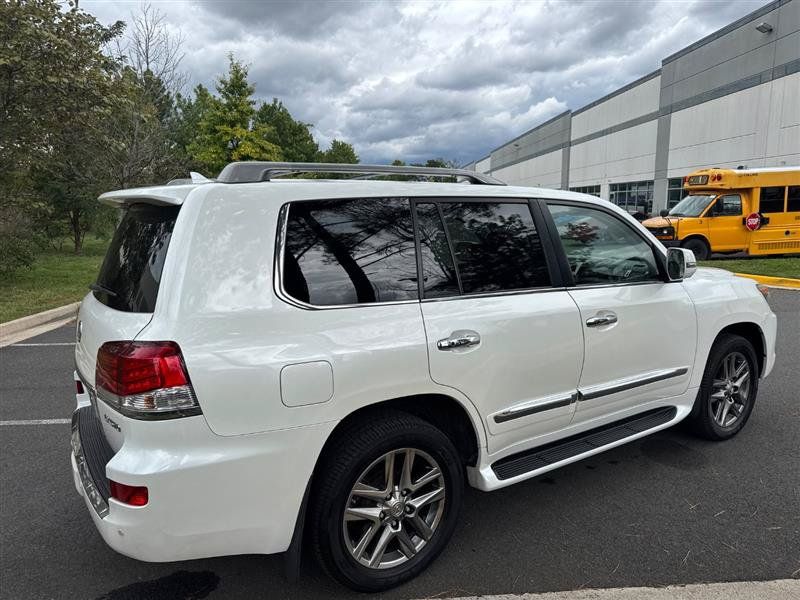 Used 2014 Lexus LX 570 4WD w/ Luxury Package image 15