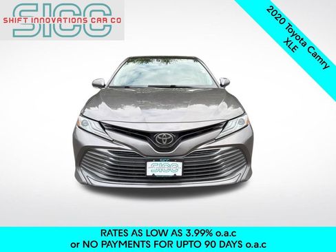 Used 2020 Toyota Camry XLE w/ Navigation Package FWD image 2
