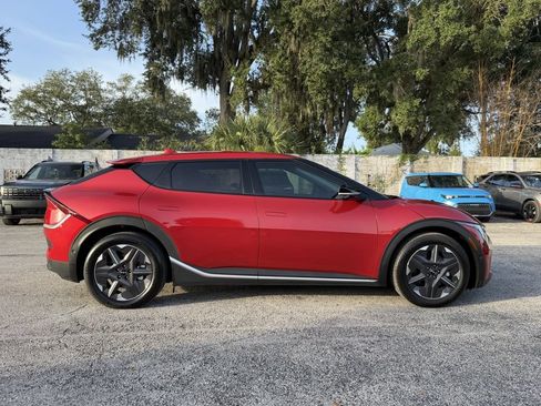 Certified 2025 Kia EV6 Light w/ Light LR Technology Package AWD/4WD image 4