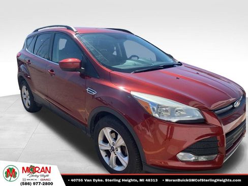 Used 2016 Ford Escape SE w/ Equipment Group 201A FWD image 2