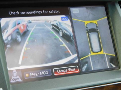 Used 2017 Nissan Armada Platinum image 7