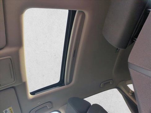 Used 2023 Honda CR-V EX image 15