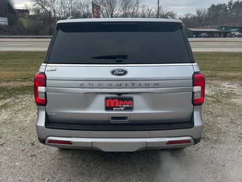 Used 2023 Ford Expedition XLT image 11