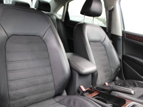 Used 2012 Volkswagen Passat TDI SEL Premium FWD image 14