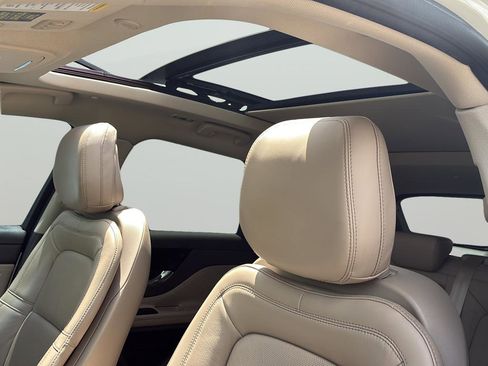 Used 2020 Lincoln Corsair Reserve w/ Appearance Package FWD image 15