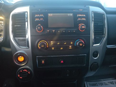 Used 2017 Nissan Titan SV image 20