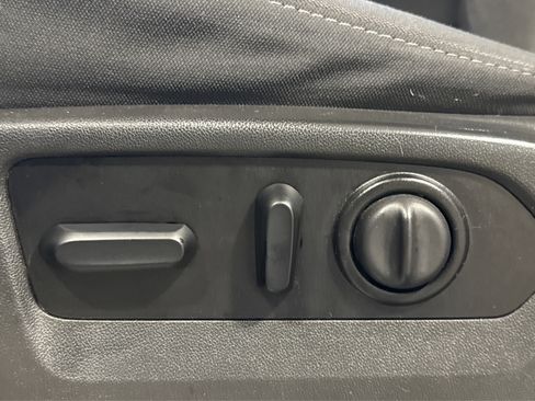 Used 2021 GMC Sierra 1500 Elevation w/ Preferred Package image 19