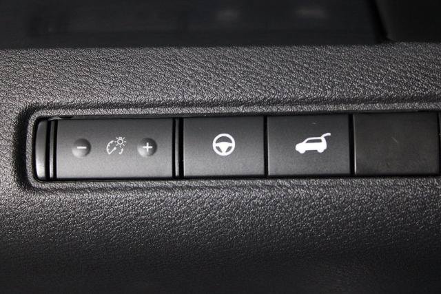 Certified 2023 Nissan Pathfinder SL w/ Black Appearance Package FWD image 25