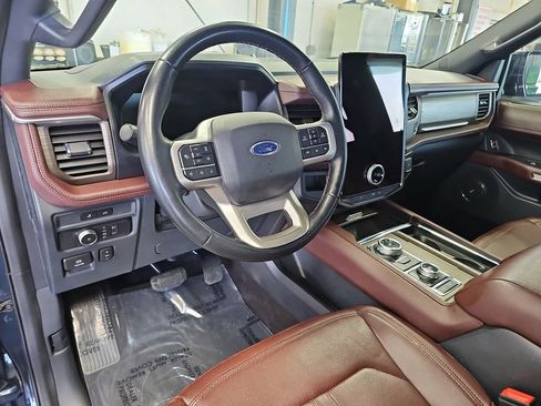 Used 2022 Ford Expedition Limited AWD/4WD image 16
