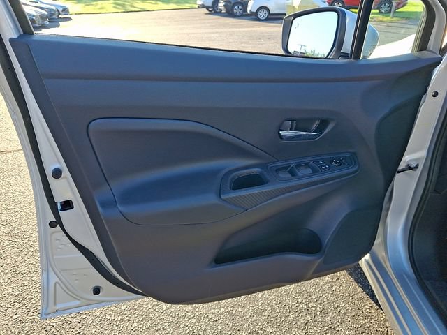 Used 2025 Nissan Versa SV FWD image 12