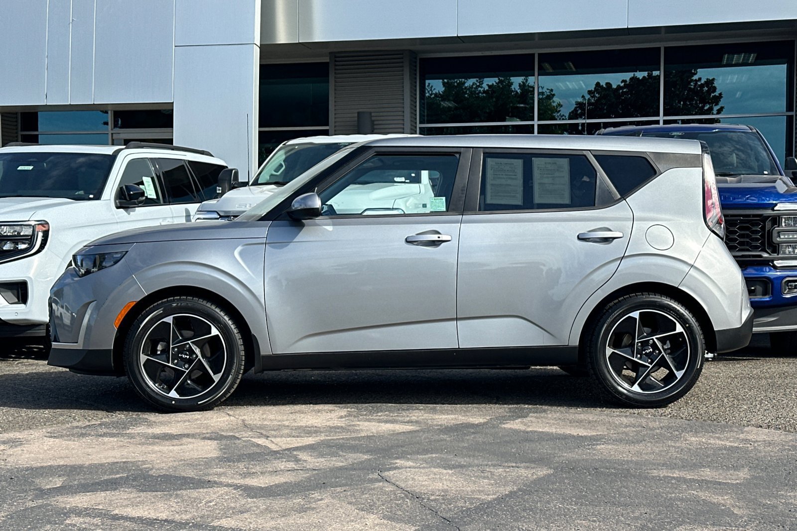 Used 2023 Kia Soul EX FWD image 7