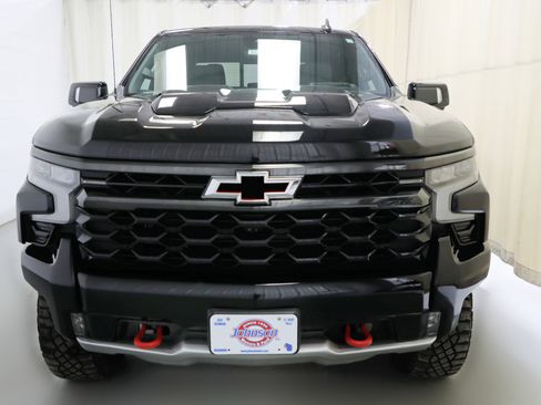 Used 2024 Chevrolet Silverado 1500 ZR2 w/ Technology Package image 17