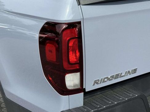Certified 2023 Honda Ridgeline Sport image 9