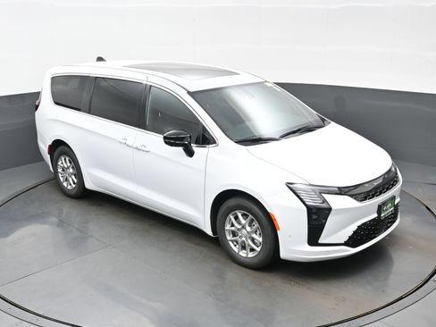 New 2027 Chrysler Pacifica Select FWD image 27