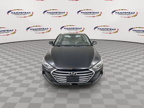 Used 2018 Hyundai Elantra SE image 3