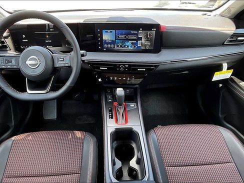 New 2025 Nissan Kicks SR image 5