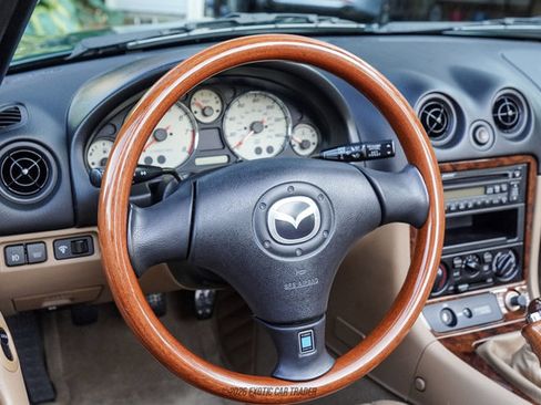 Used 2001 MAZDA MX-5 Miata RWD image 36